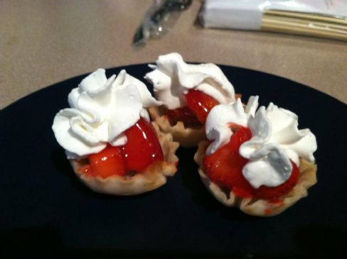 Two Bite Strawberry Pies