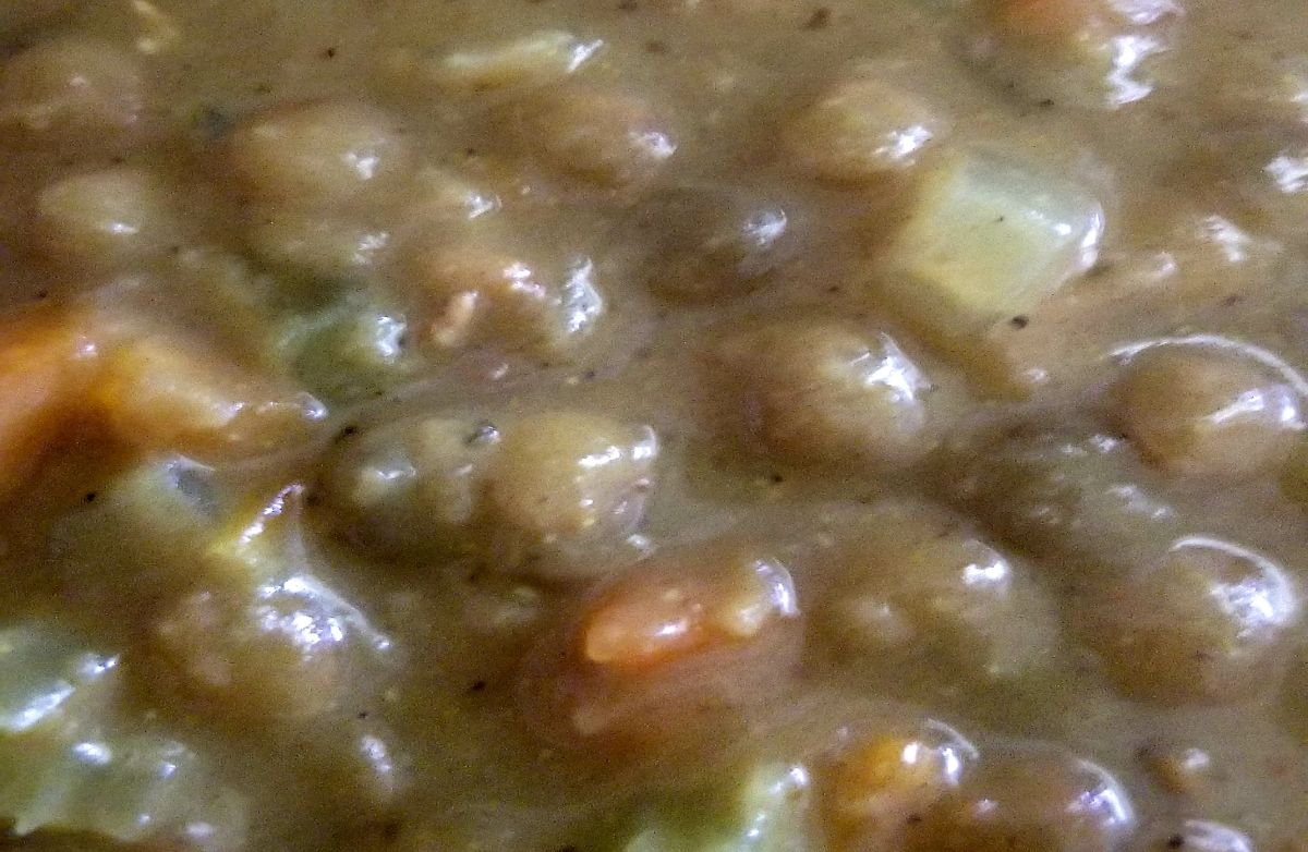 Vegan curried lentil soup