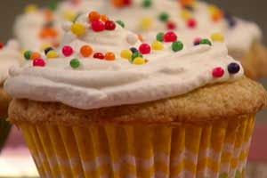 Cook Yourself Thin Vanilla Cupcakes (with revisions!)