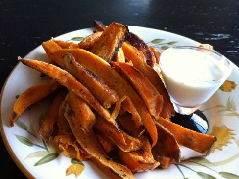 Spicy Sweet Potato Fries with Chipotle Yogurt Dipping Sauce