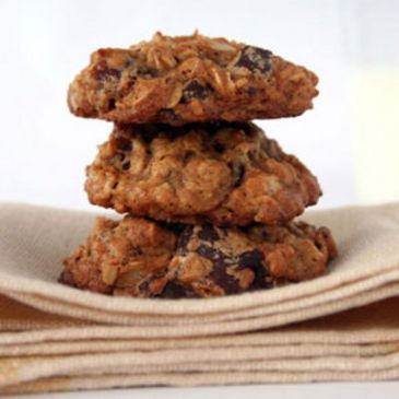 Oatmeal Date Chocolate Cookies