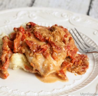 Chicken in Rich and Creamy Sun Dried Tomato Gravy