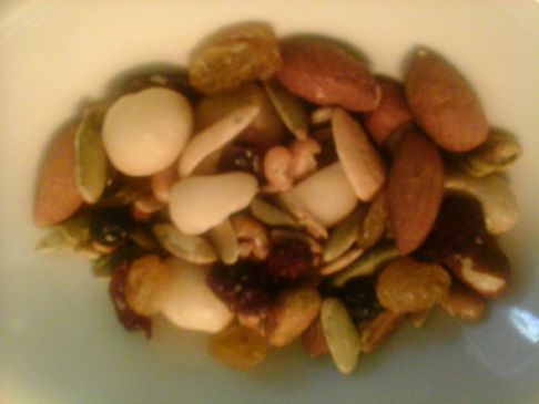 deb's Trail Mix - Trader Joe's ingredients