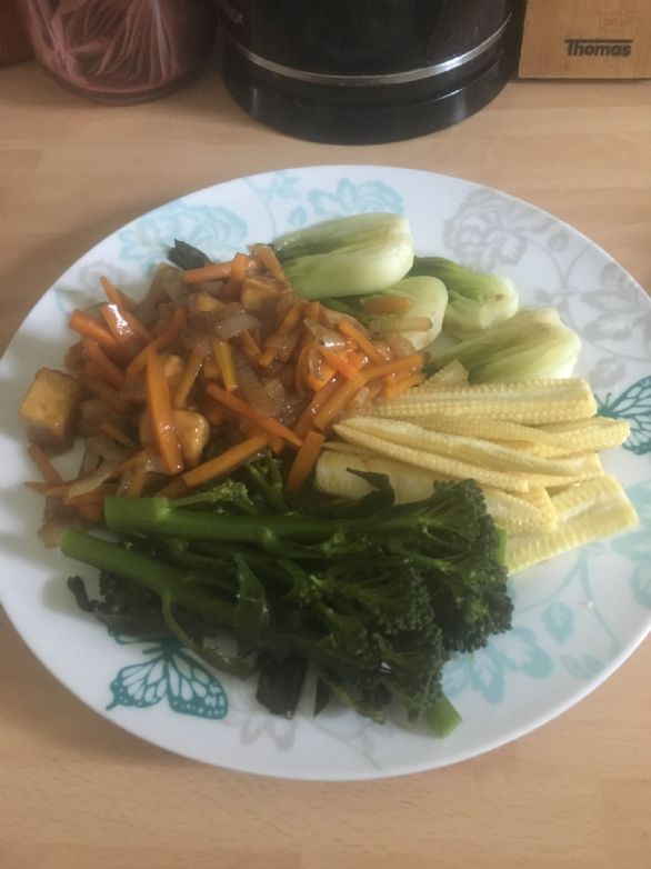 Tofu and vegetable teriyaki stir fry