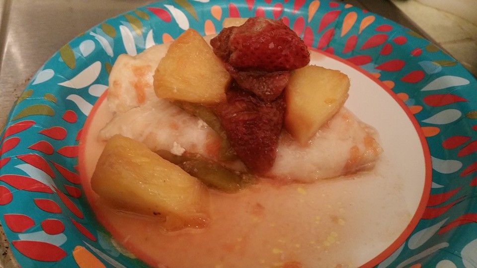 Orange Roughy with Zesty Citrus Sauce and Fruit