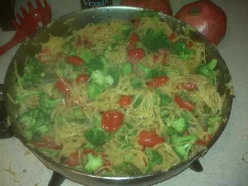 Spaghetti squash with fresh vegetables
