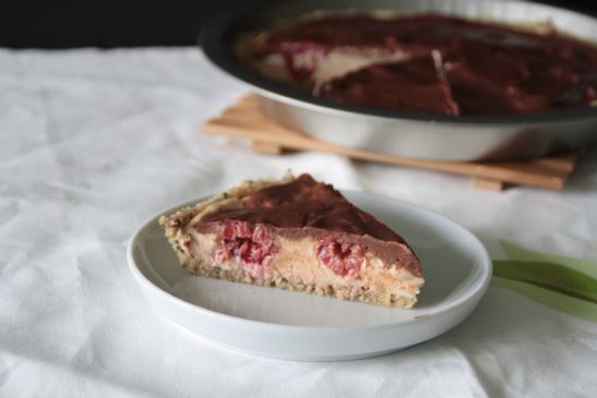 Vegan PB-Chocolate-Pie with Raspberries