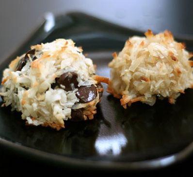 Coconut Macaroons with Chocolate Chips