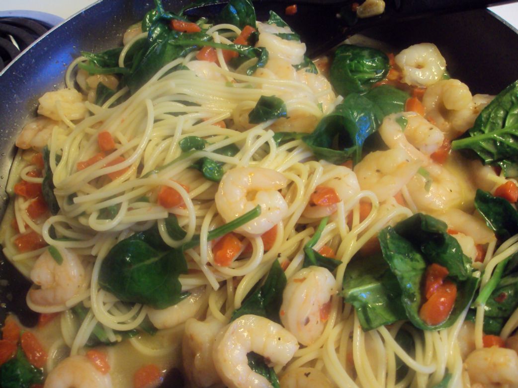 Left over pasta becomes Shrimp Scampi w/roasted peppers and spinach
