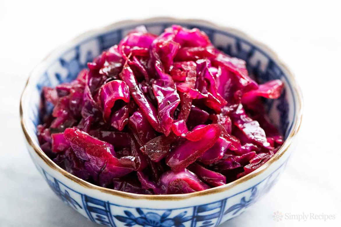Sauteed red cabbage and Hemp seeds