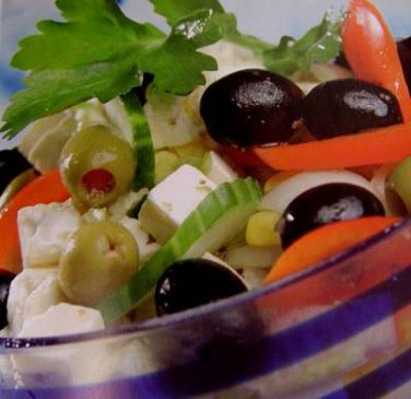 Greek salad - 363 cal