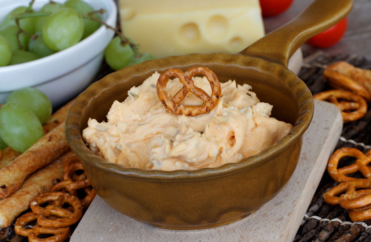 Light Beer Cheese Dip