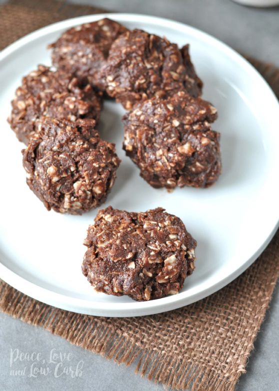 Keto non cook peanutbutter chocolate cookies