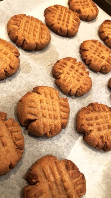 Keto Peanut butter cookies - low carb