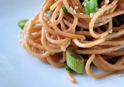 Spicy Garlic Peanut Noodles