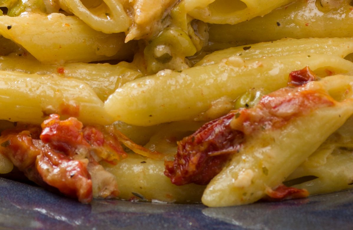 Whole-Wheat Penne with Sun-Dried Tomatoes, Onion, Garlic and Olive Oil