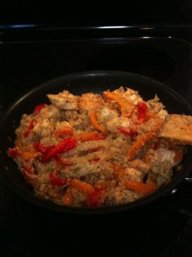 Garlic Chicken Stir Fry With Quinoa, Peppers and Basil