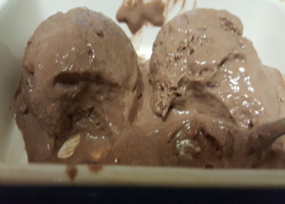 Scoopable Chocolate Keto Ice Cream (Pudding Style)