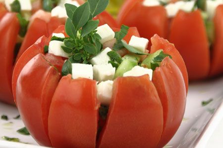 Tomatoes stuffed with motzarela