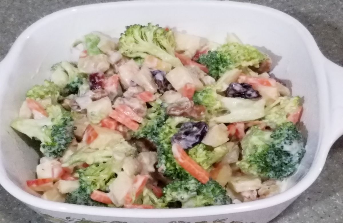 *Broccoli Apple Salad