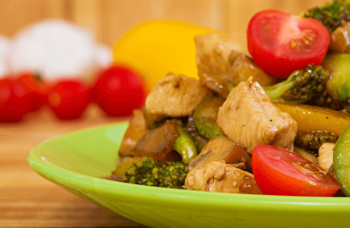 Chicken Stir-Fry With Broccoli and Tomatoes