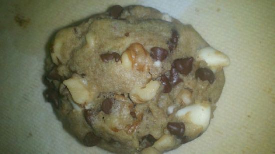 walnut, chololate chip with white cocolate chip cookies