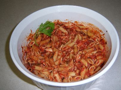 Chicken and tomato sauce pasta