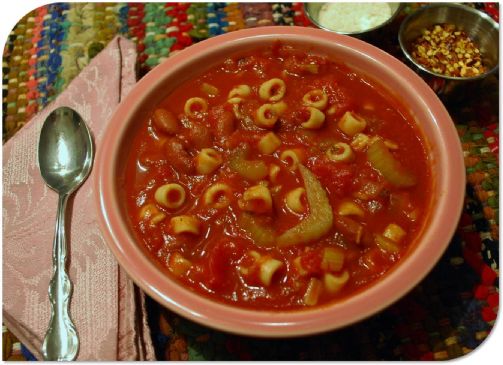 Slow Cooker Vegetarian Olive Garden Pasta e Fagioli Soup