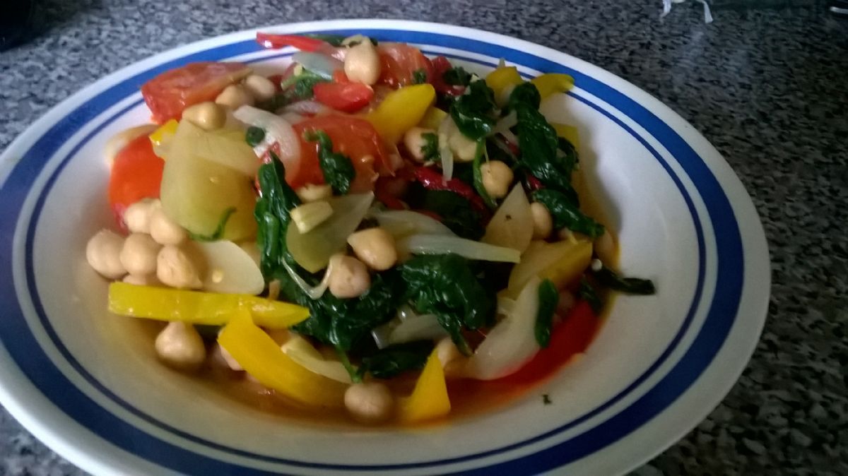 Spicy Spinach and Pepper with Chickpeas