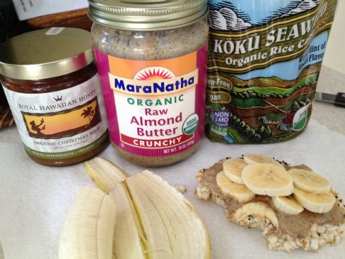 Almond butter banana slices on rice cake