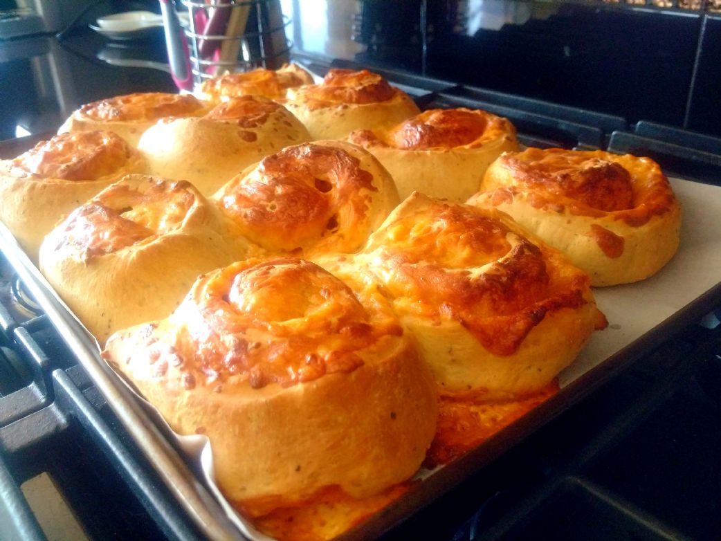 Cheesy Pizza Buns breadmaker recipe