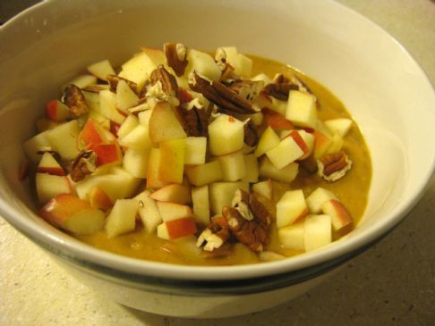 Pumpkin Pie Oatmeal with Apples and Pecans