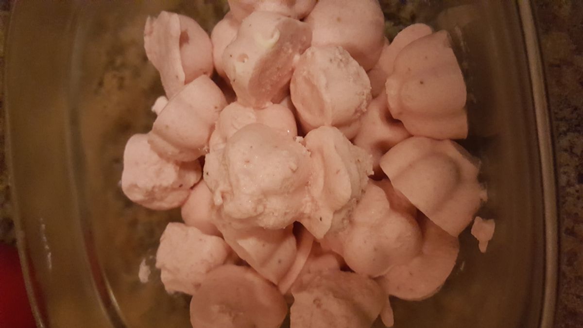 Strawberry Cheesecake Fat Bombs *Keto*