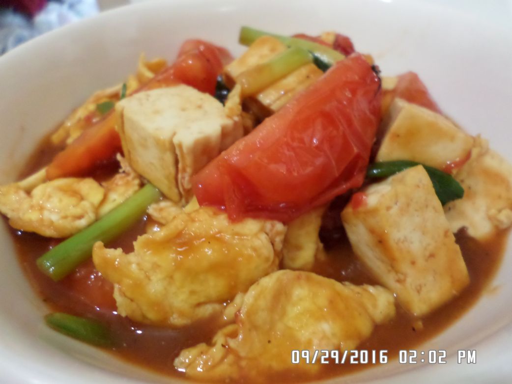 Tomato and Tofu Eggs