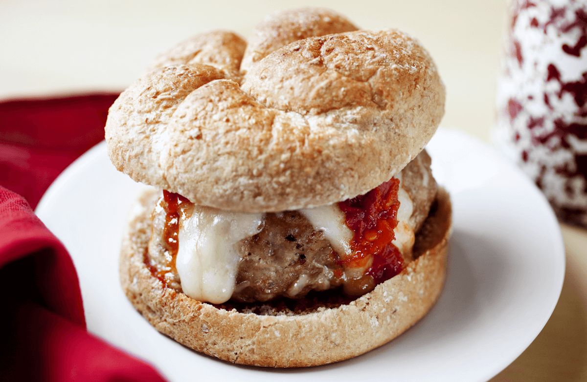 Sun-Dried Tomato, Pesto and Mozzarella Turkey Burgers