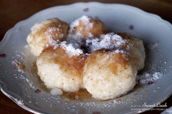 Sweet curd balls with breadcrumbs