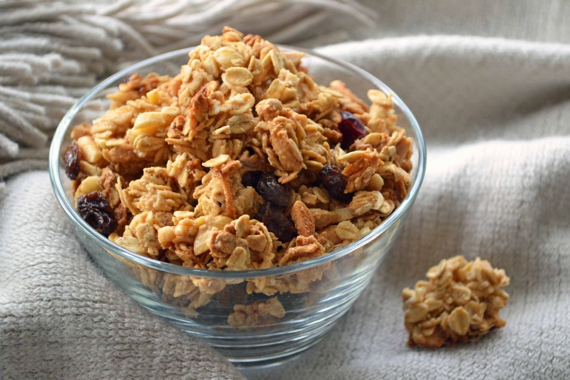 Granola (1/2 c. serving)