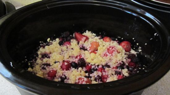 Slow Cooker Paleo Berry Crumble