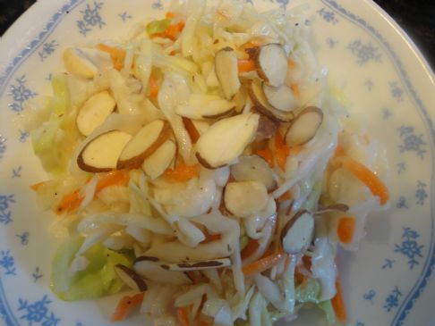 EASY Healthy Coleslaw with almonds