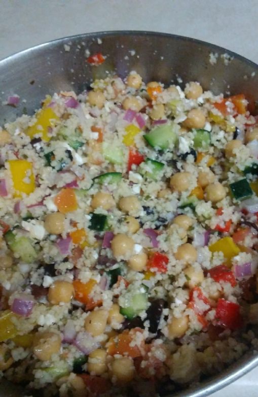 Mediterranean salad with chickpeas and couscous