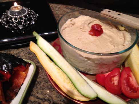 Hummus |Full of Flavor and good fats with Roasted Red Peppers | Chickpeas/Garbonzos