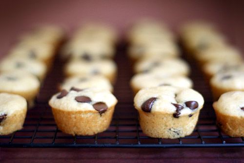 Mini Maple Chocolate Chip Pancake Muffins (courtesy of www.bakerella.com)