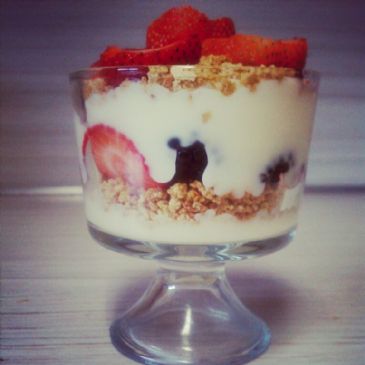 Fruit and Yogurt Parfait with a Crunch