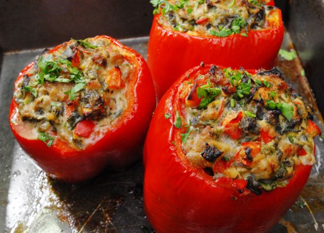 Cher's Meaty stuffed peppers