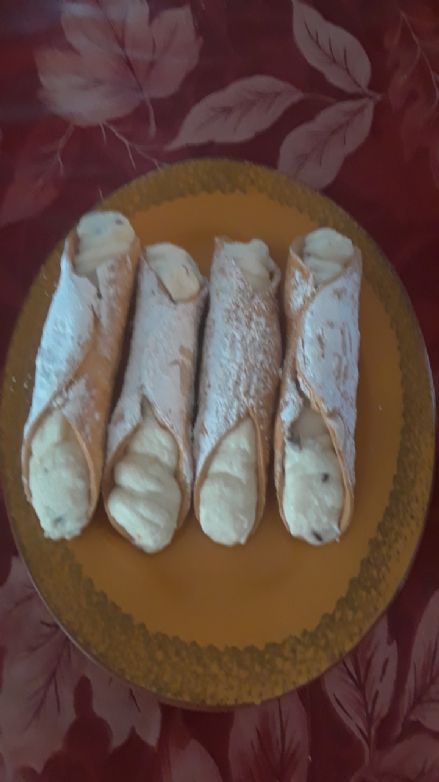 Steve's Homemade Cannolis