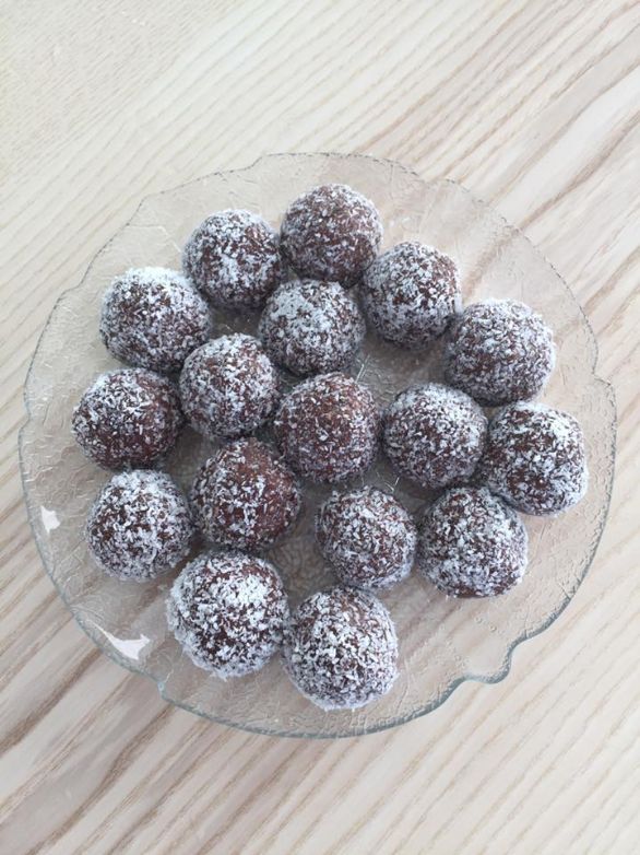 Nut and Date Bliss Balls