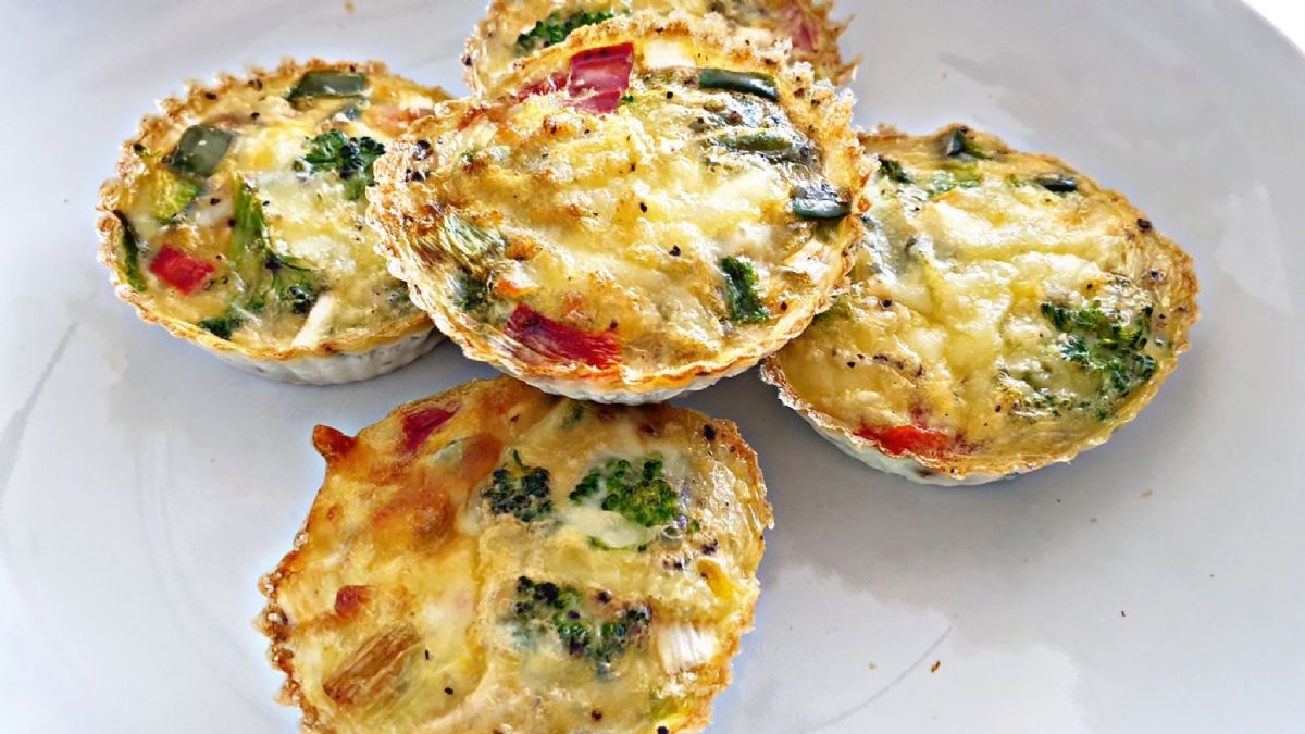 BROCCOLI MUFFINS EGG