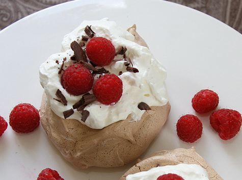 Mini Chocolate Pavlovas