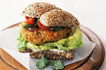 Curried vegetable burgers (vegetarian)