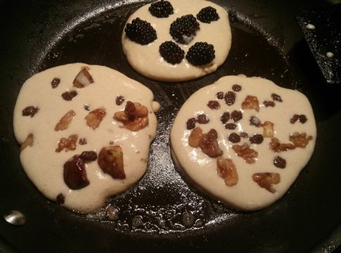 OAT FLOUR PANCAKES WITH BERRIES